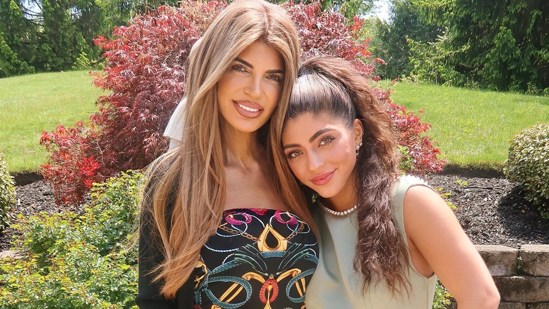0924-Teresa-And-Milania-Giudice-Together-PRIMARY