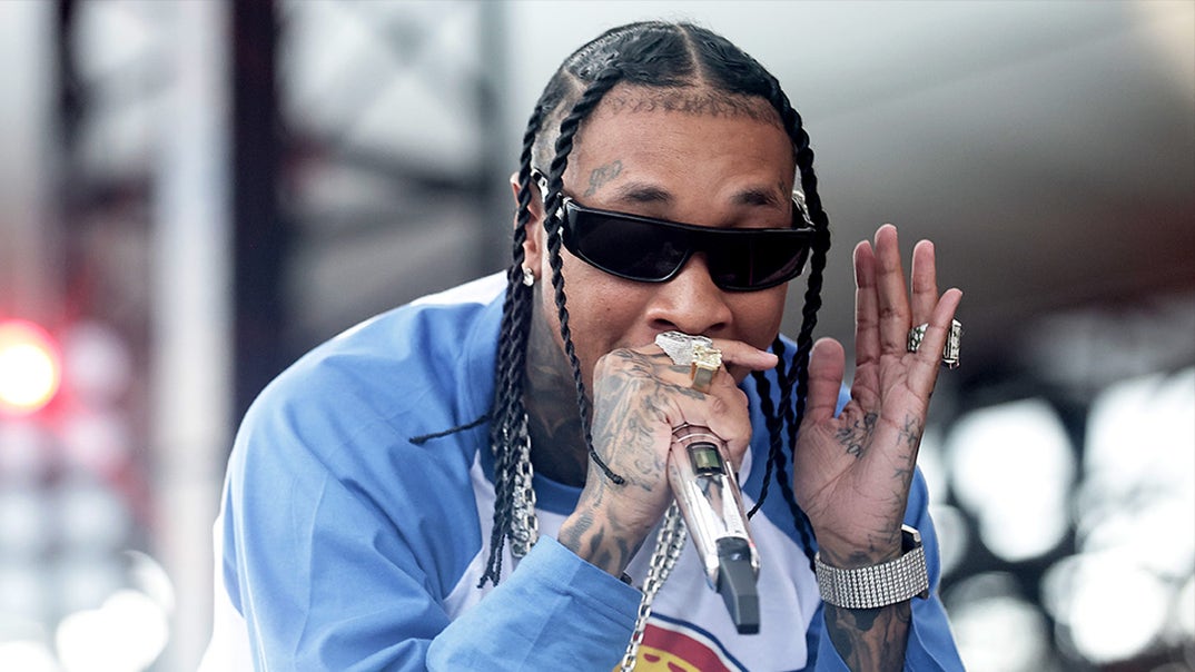 1026-Tyga-Performance-Pics-PRIMARY