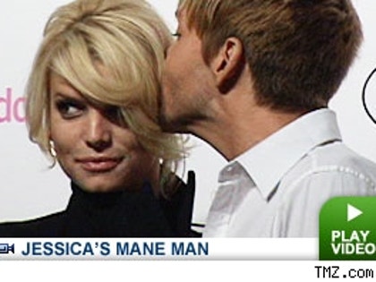 Jessica Simpson: Click to watch