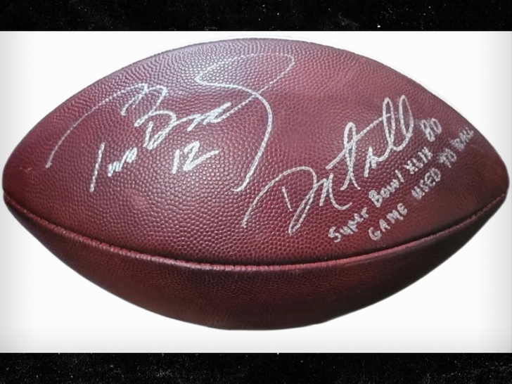 Bolas TD usadas no jogo de Tom Brady foram leiloadas e devem arrecadar US $ 1 milhão