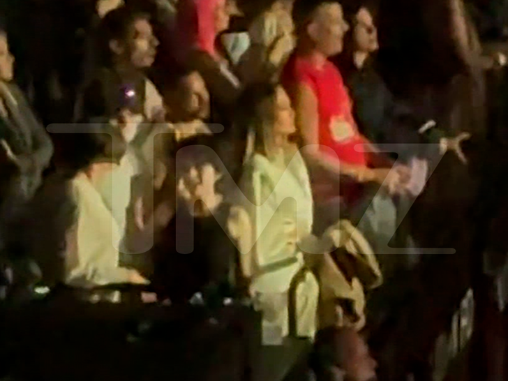 062126_jlo_ariana_grande_crowd_primary