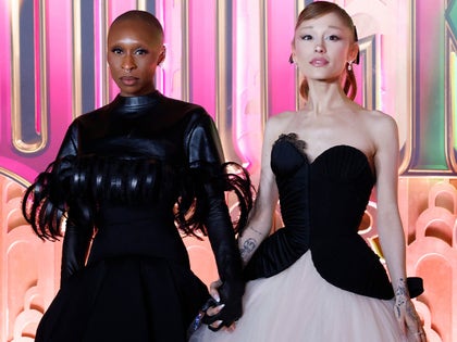 1029-Ariana-Grande-and-Cynthia-Erivo-Together-PRIMARY