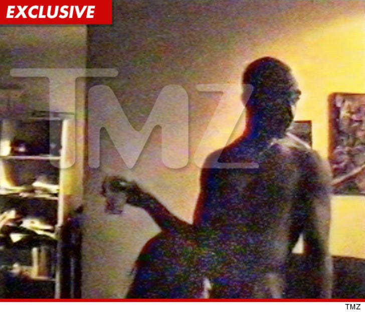 Tupac Estate -- A Million Bucks for Sex Tape Song :: 1004-tupac-1-ex-tmz-a-credit