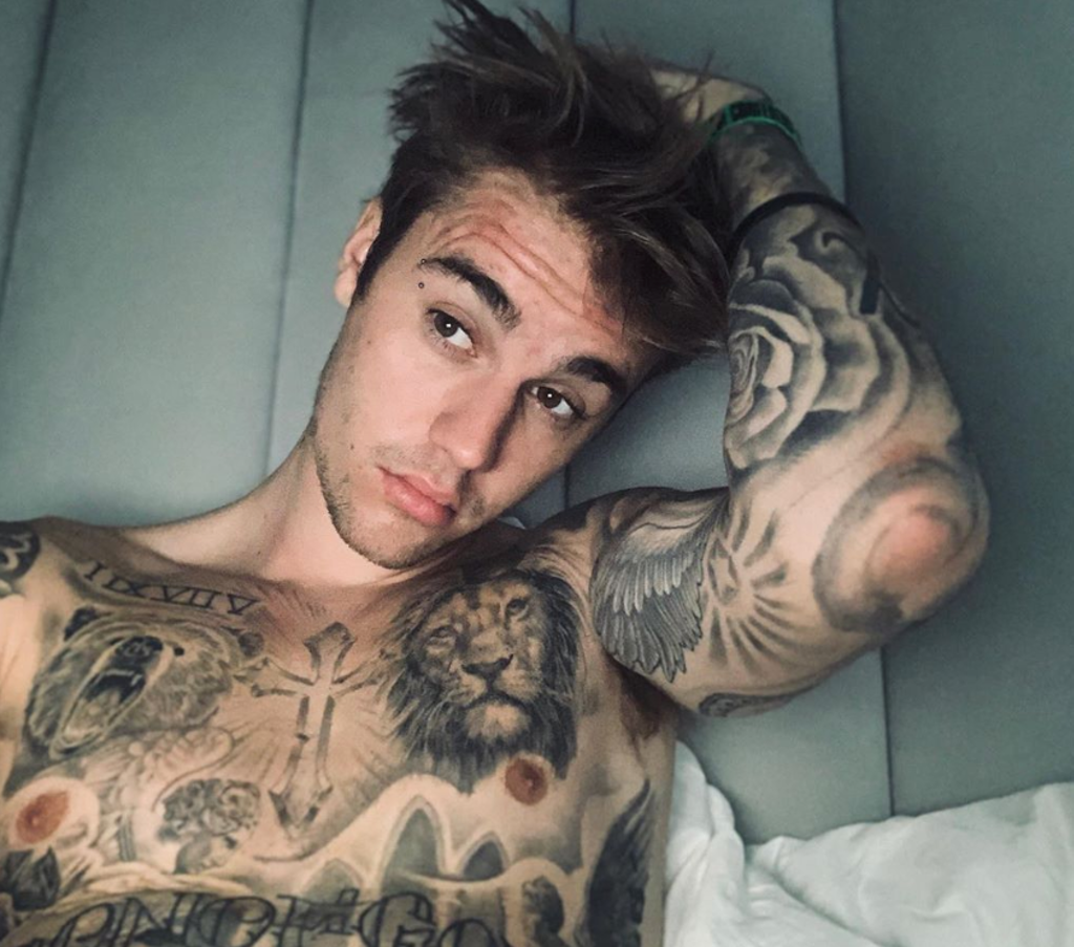 justin-bieber-shirtless-hot-photos2