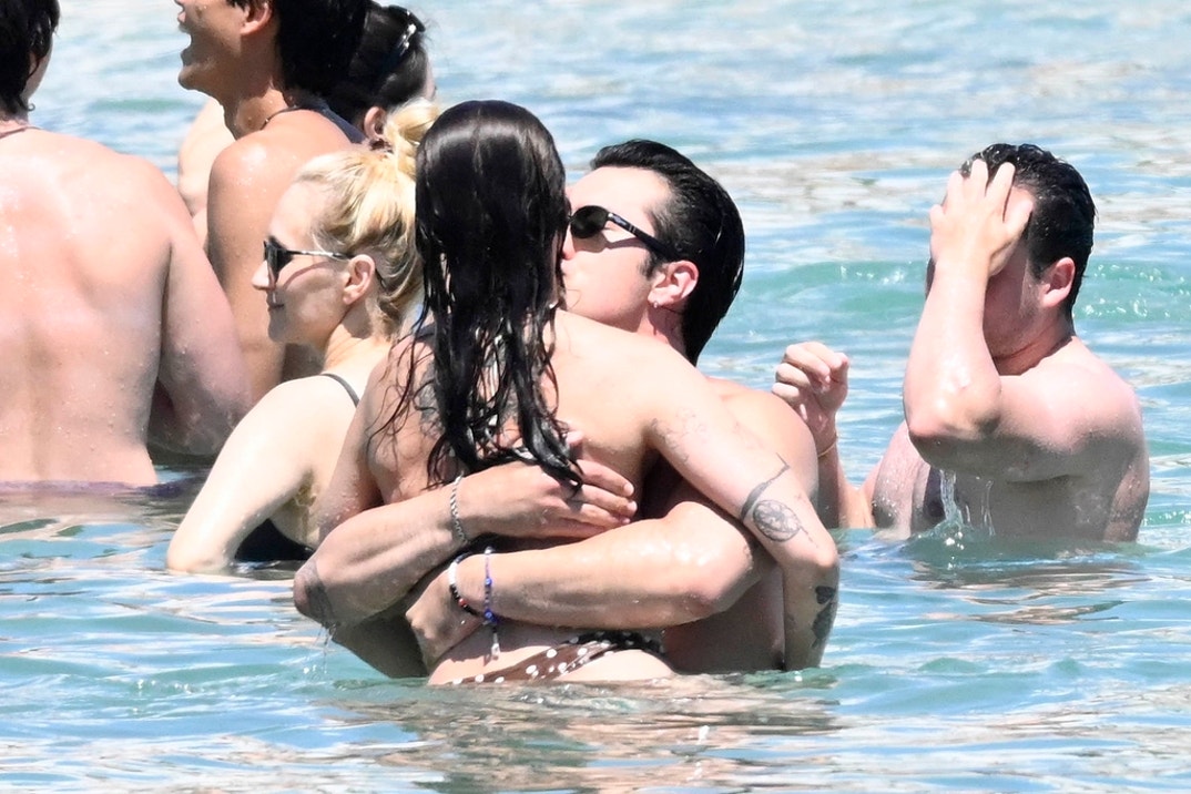 Hudson Williams PDA GF 7