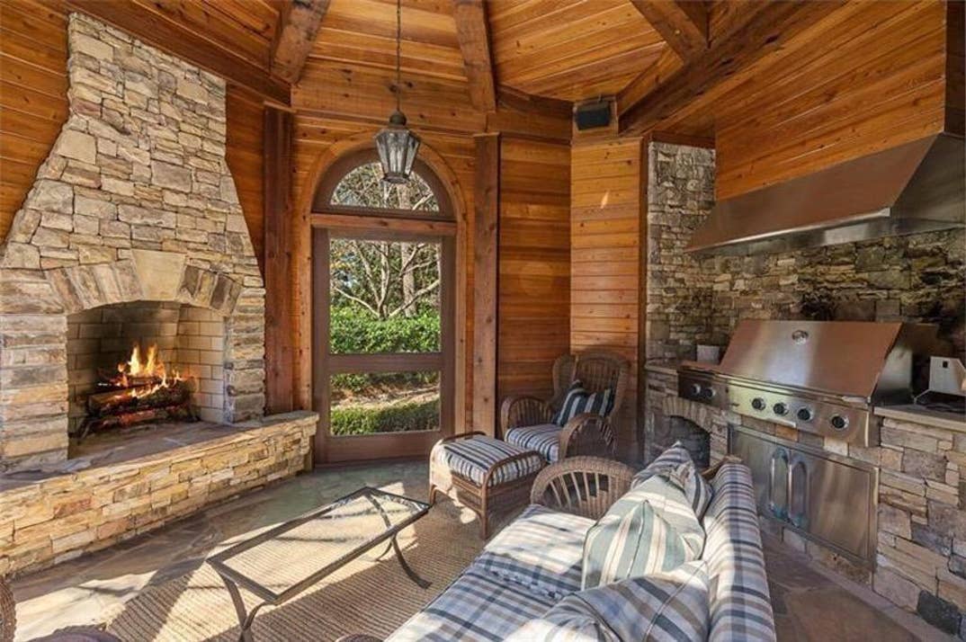 Josh Brolin Home 28