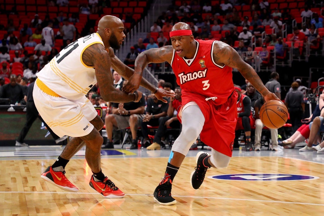 Al Harrington On The Court 9