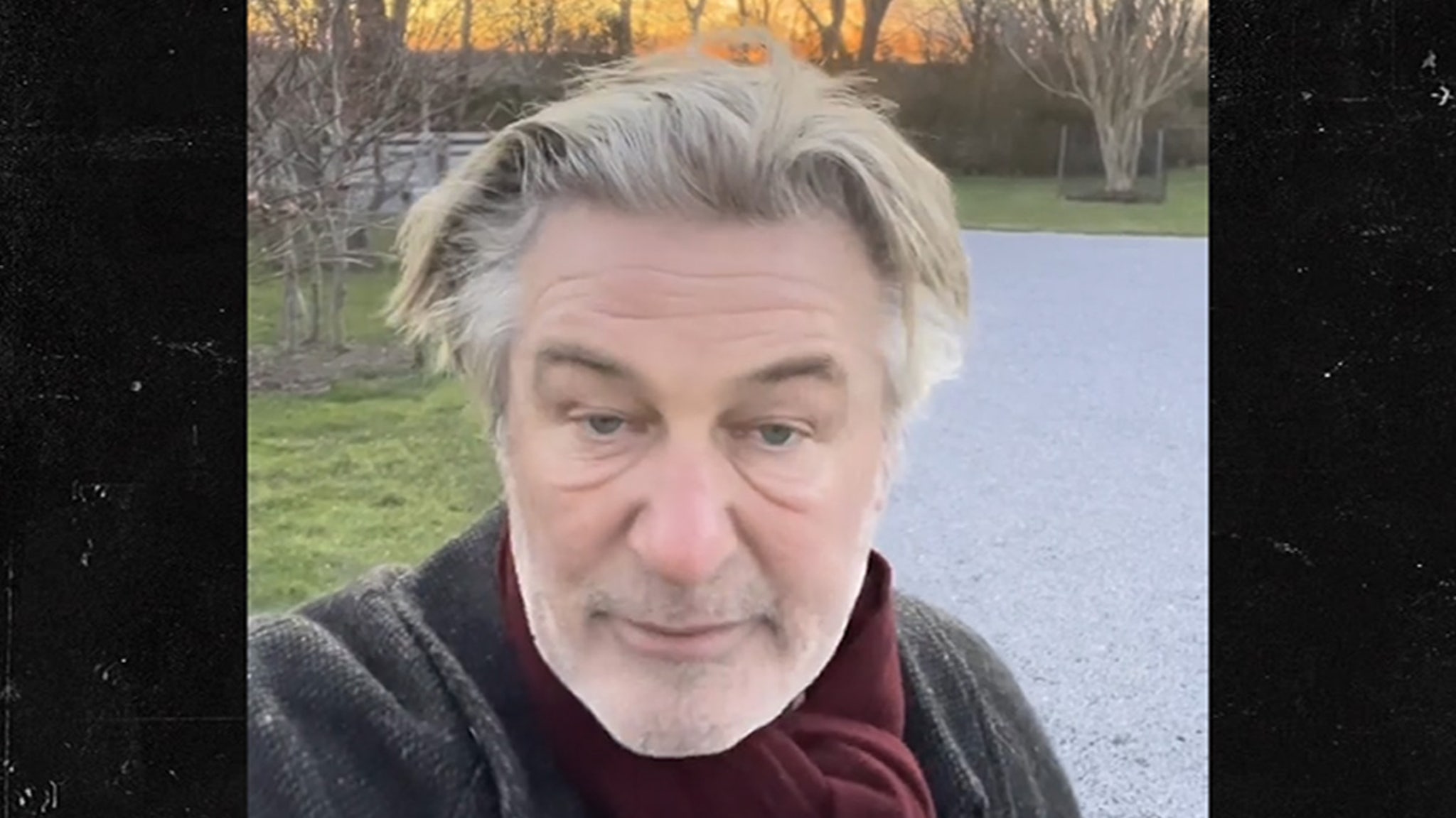 | Alec Baldwin Thanks People for Supporting Him After "Rust" Shooting | The Paradise