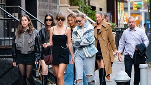 Taylor Swift's Girls' Night Out with Blake Lively, Gigi Hadid, Haim Sisters