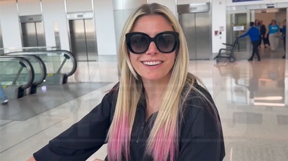 051625_alexa_bliss_kal