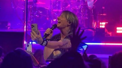 keith-urban-performing-kal-10-03-2025