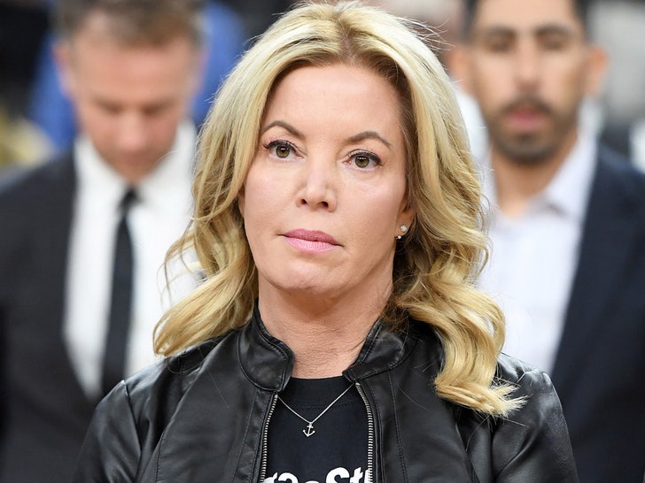 0619-jeanie-buss-getty-01