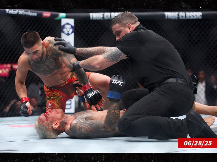 Ilia Topuria Charles Oliveira injury sub getty swipe