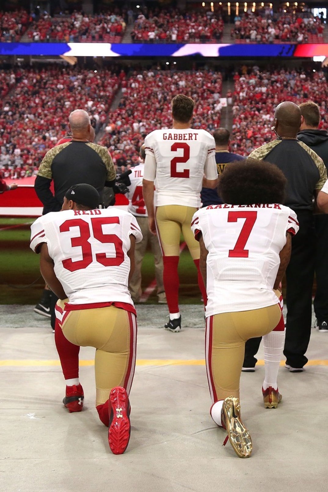 colin kaepernick kneeling football 49ers photos-07