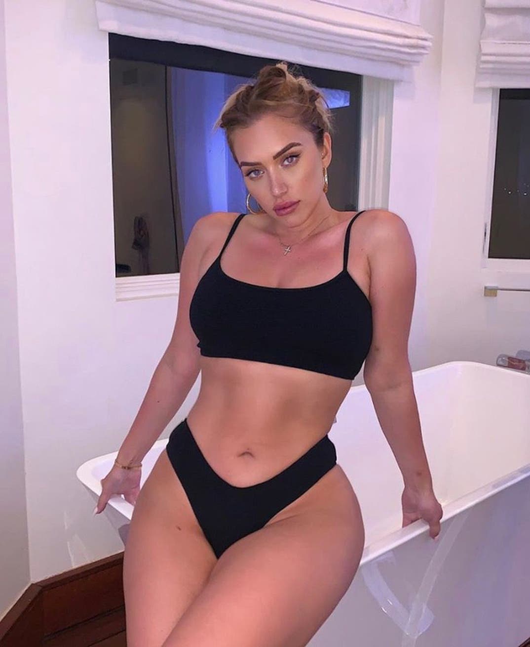 Anastasia-Karanikolaou-wcw-hot-quarantine-photos-08