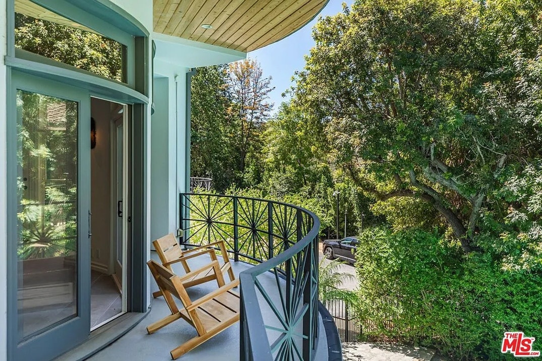 Selena Gomez Encino Home 23