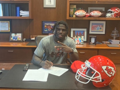 0906-tyreek-hill-twitter-01