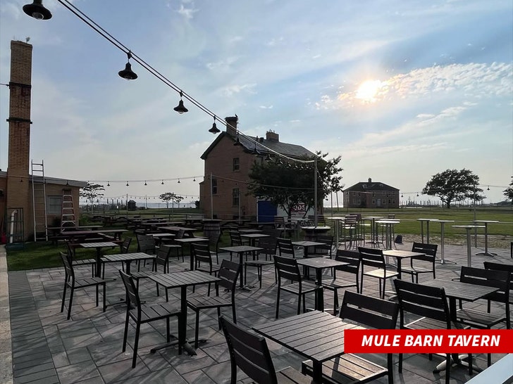 Mule Barn Tavern in Sandy Hook Insta 1