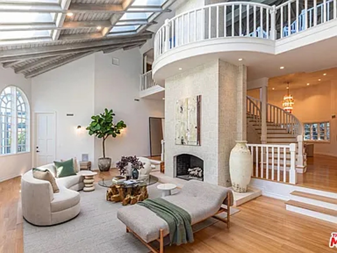 Selena Gomez Encino Home 0