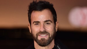 Justin Theroux's Victory in Nasty Neighbor War, Roof Deck's All His