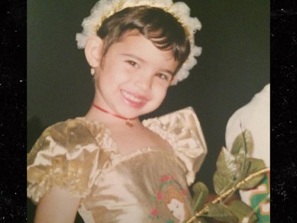 1013-sofia-carson-cute-kids-primary_1024