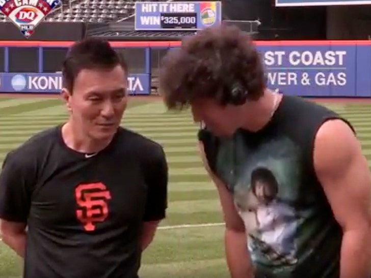 MLB's Derek Holland Apologizes For Offensive Asian Impression :: 0823-holland-bowing-1