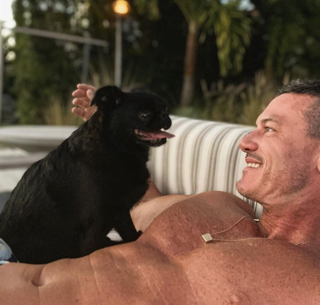 luke-evans-shirtless-photos6