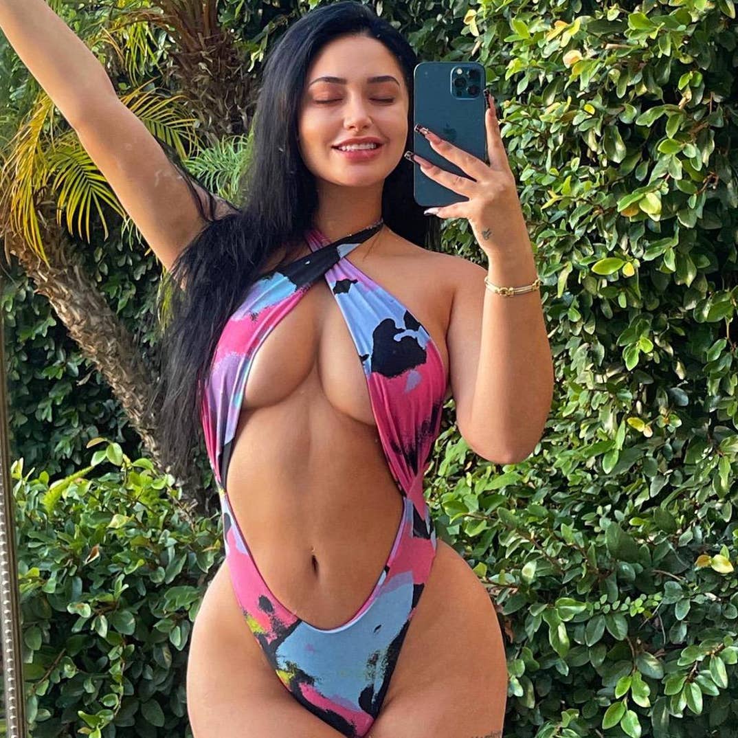 Sexy Photos of Leah Kateb in a Bikini From Her Instagram photos5