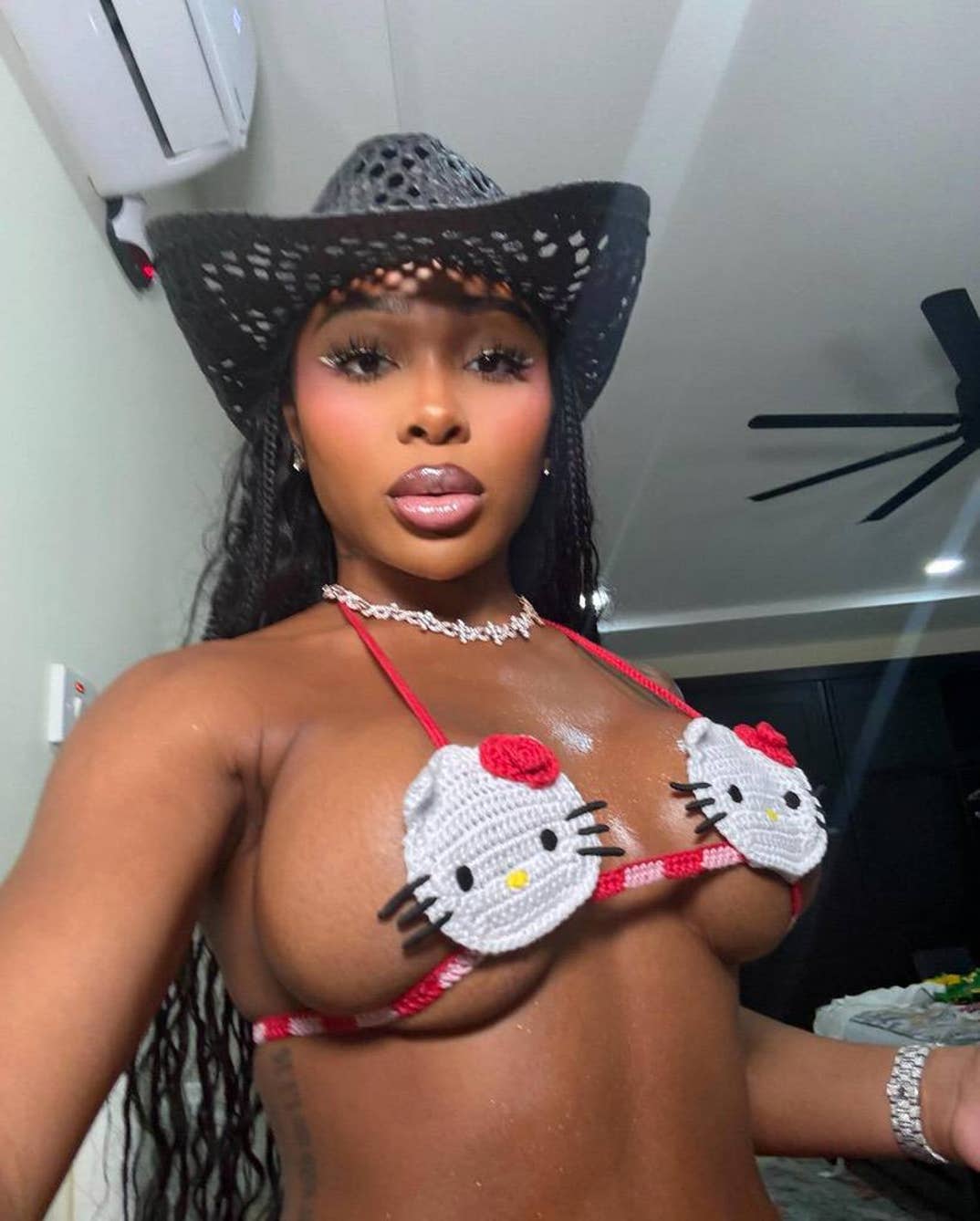 Jayda Cheaves Hot Shots 1