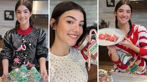 Charli D’Amelio’s Holiday Baking Pics