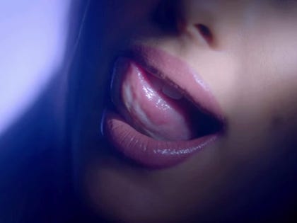 1030_primary_ariana_grande_focus_video_gifs