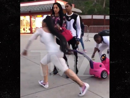 0403-blac-chyna-stroller-crazy-throw-tmz-01