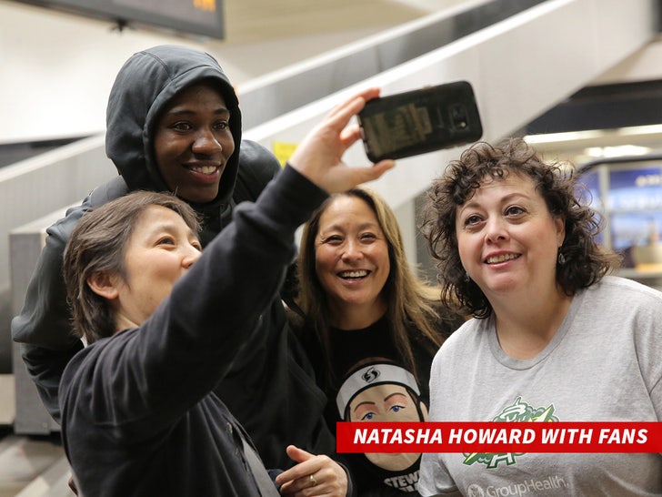 Natasha Howard with Fans_sub