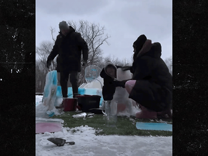 020226_patrick_mahomes_igloo_primary_v2