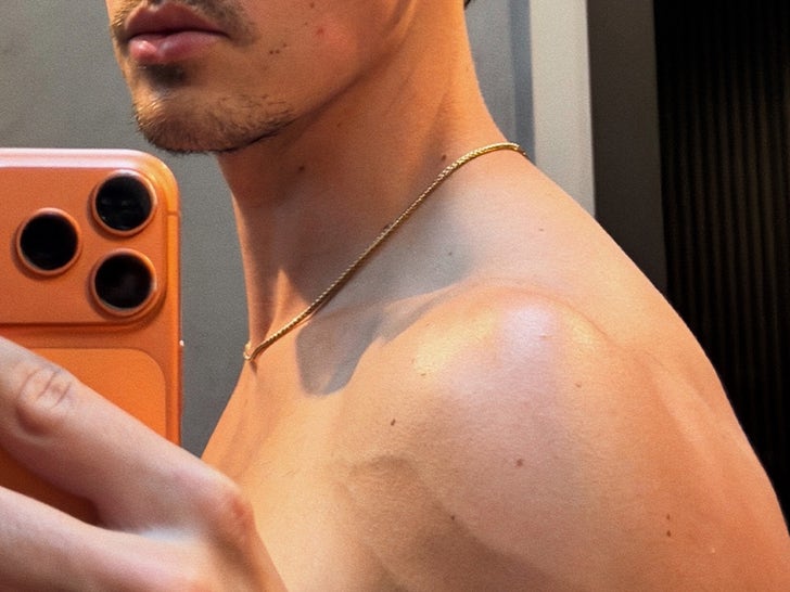 Noah Beck Hot Shots