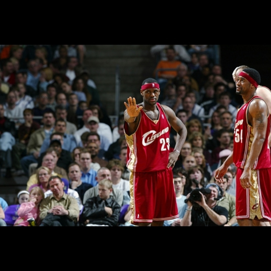 73670-3342719_10_full