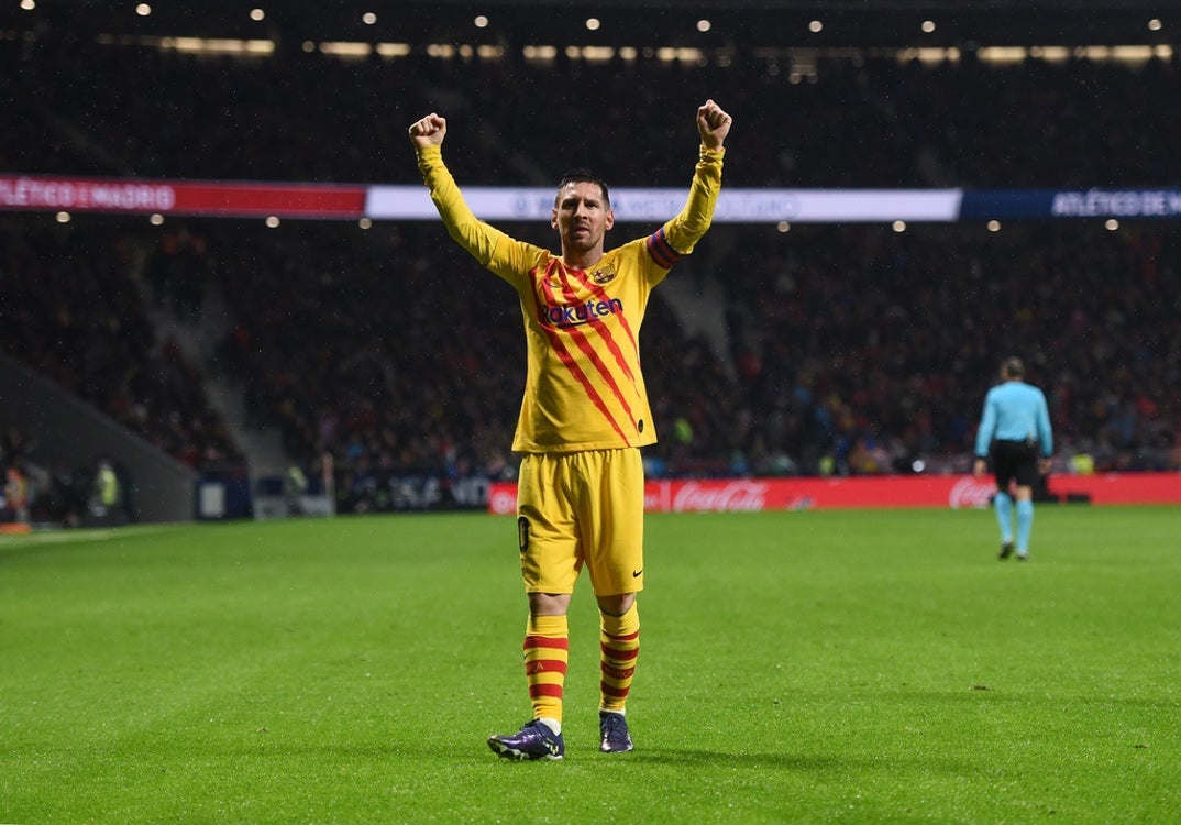 Lionel Messi On The Field Photos 9