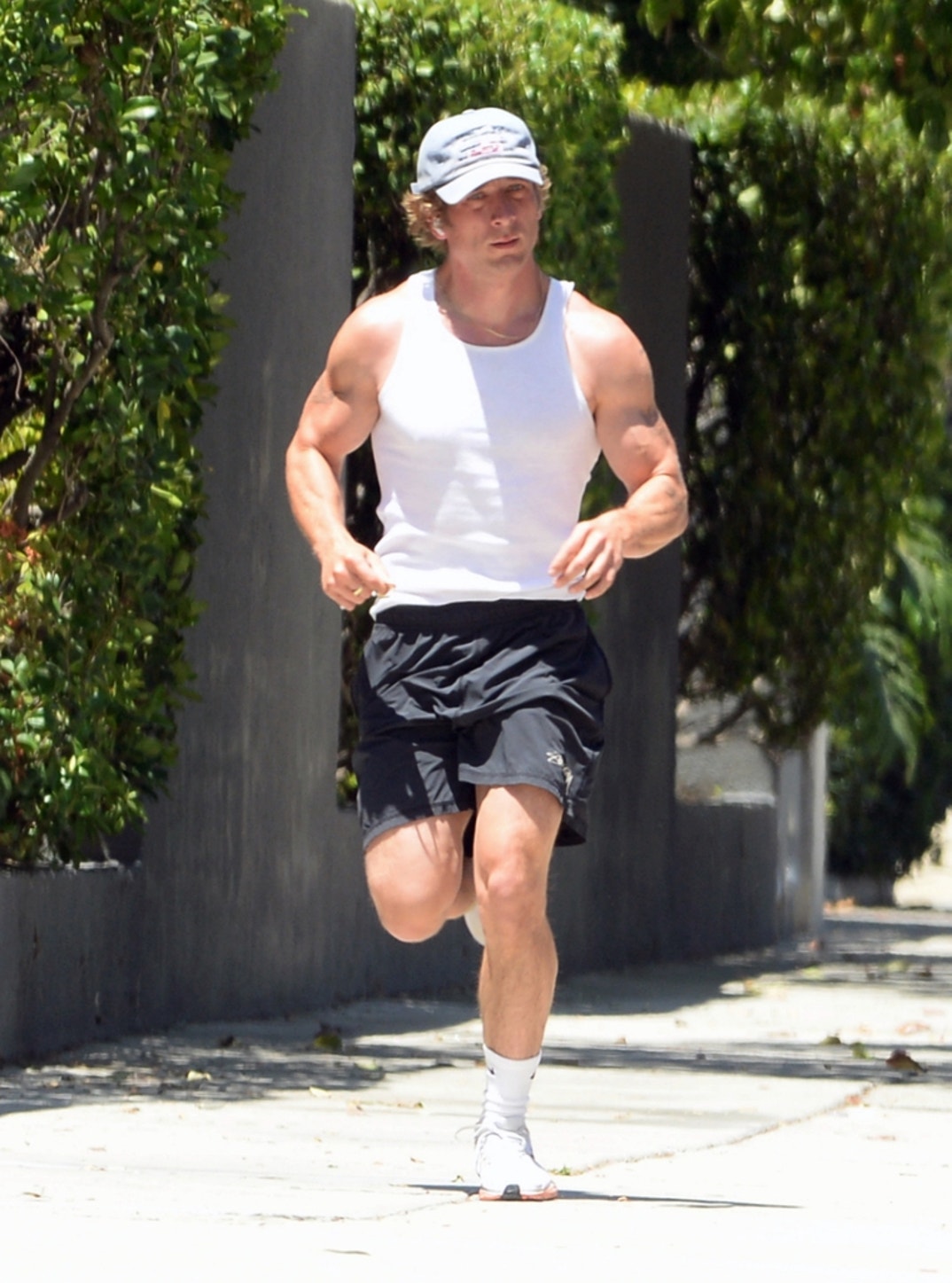 Jeremy Allen White Run 7