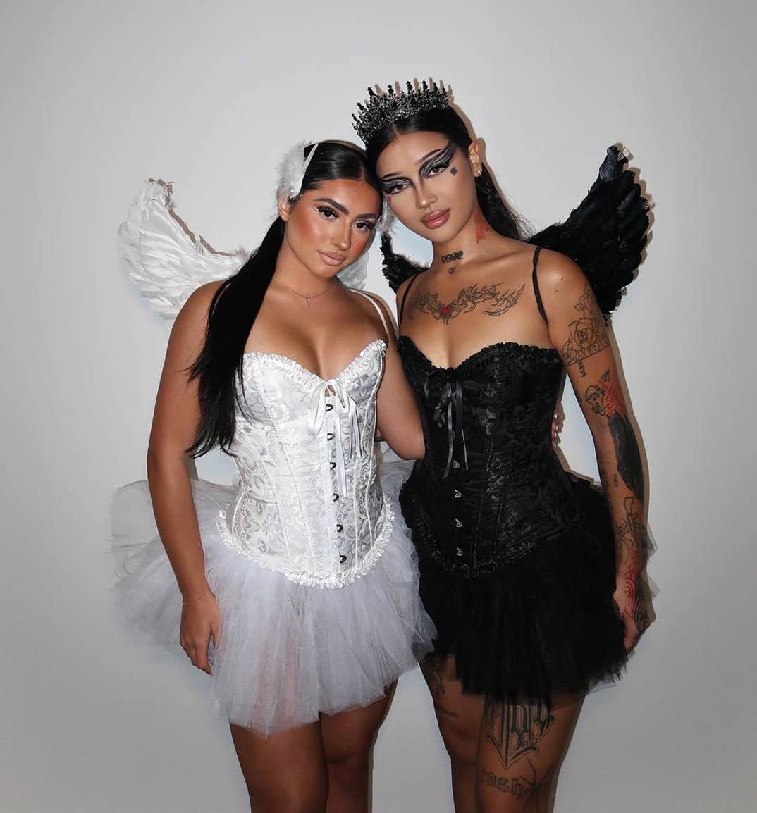 Michelle Liu vs. Tati McQuay -- Sexy Swans Edition