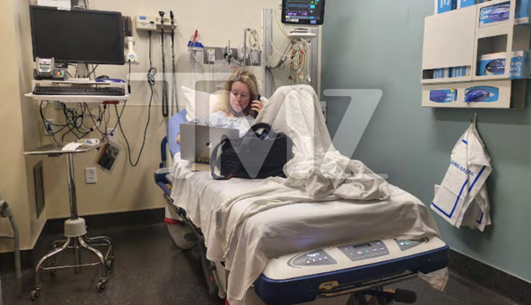 Elizabeth Holmes Photos 14