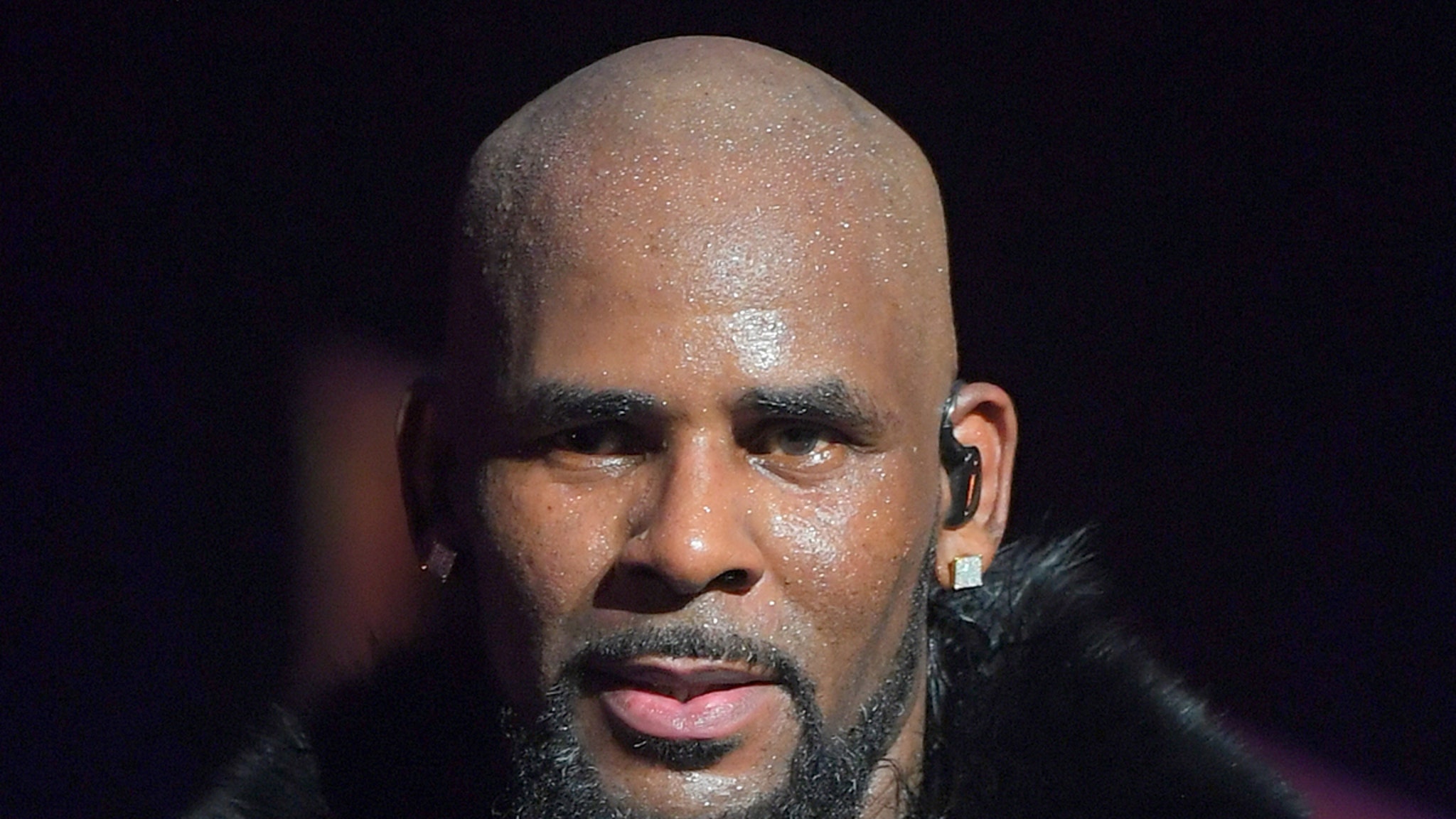 R. Kelly’s Alleged Victim from 2008 Set to Testify in New Trial – TMZ