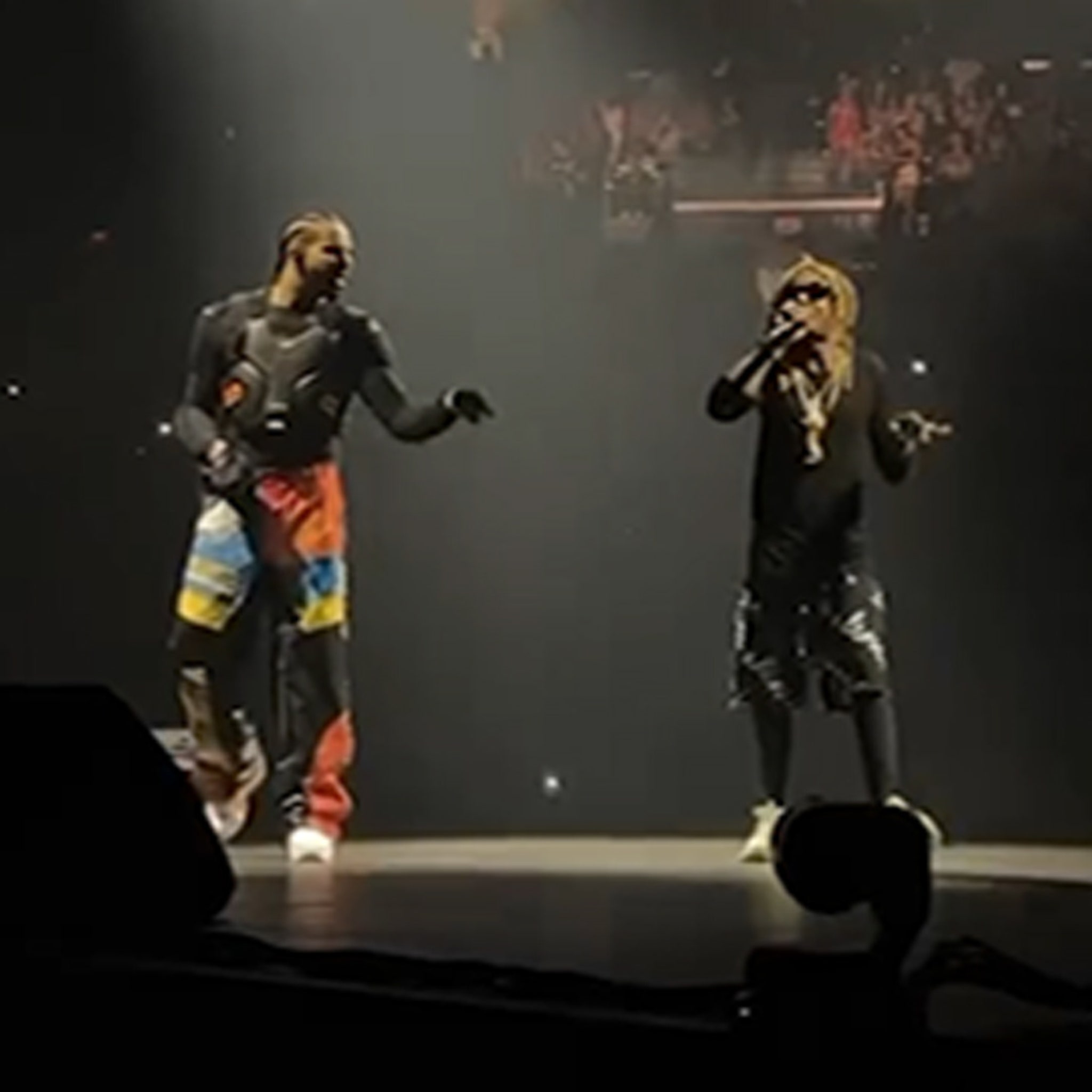 Drake And Lil Wayne Spotted Rapping Lyrics From Teleprompter On 'Blur' Tour