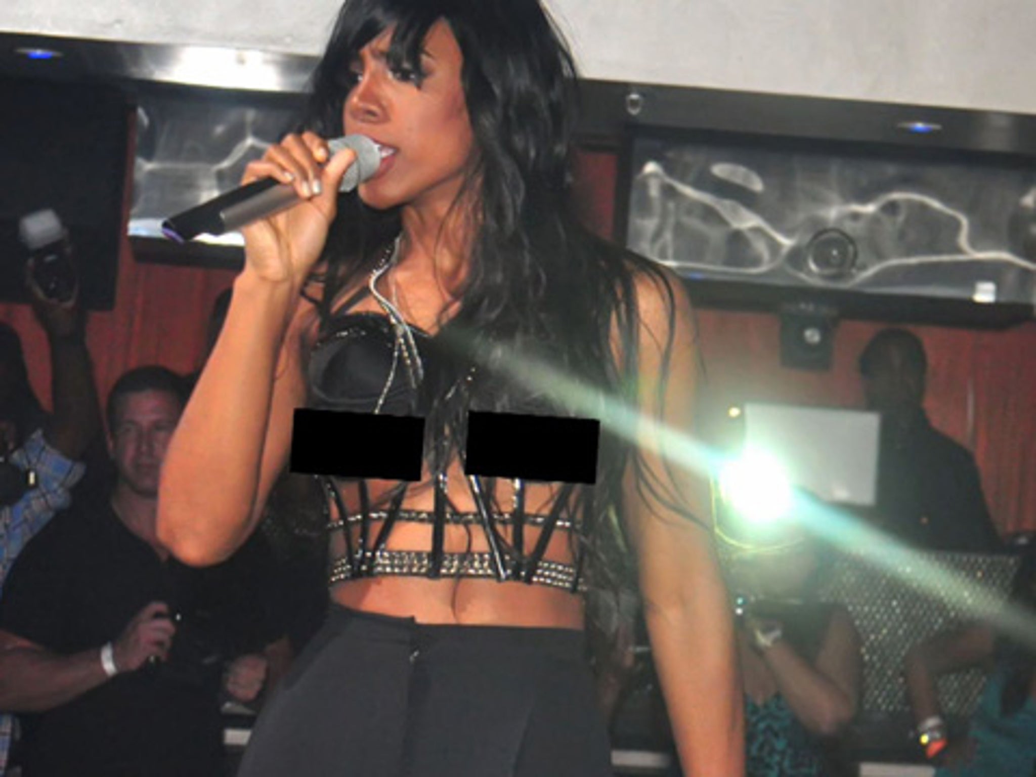 Tits kelly rowland The Celebrity