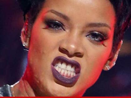 0222_rihanna_01