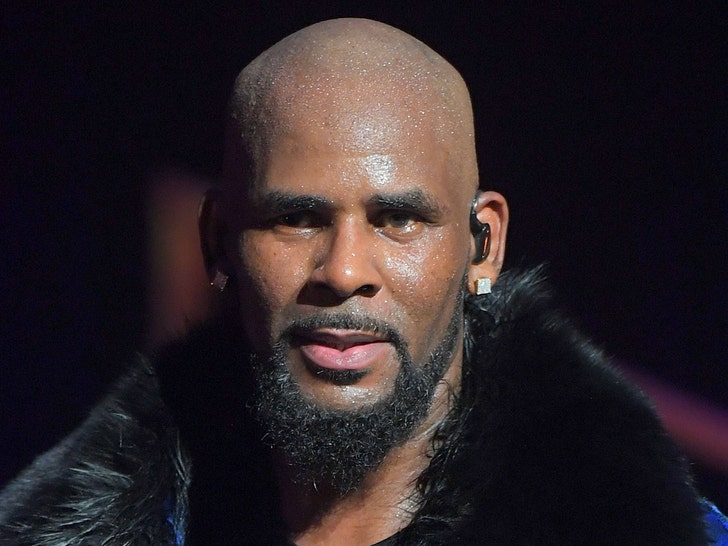 R. Kelly's Alleged Victim from 2008 Set to Testify in New Trial.jpg