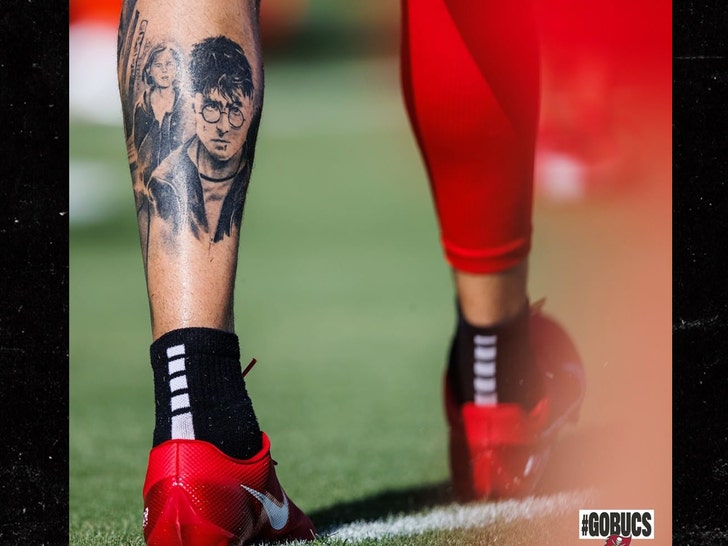 WR Mike Evans  and huge Harry Potter fan  reveals new tattoo during Bucs  training camp