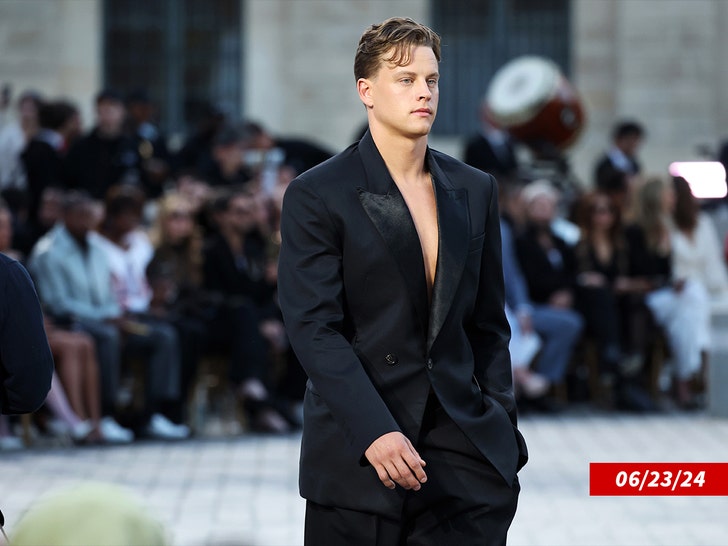 Joe Burrow Says Backless Paris Fashion Week Fit Ruthlessly Roasted 