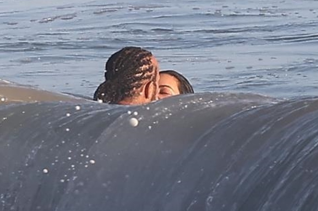 Kim Kardashian Lewis Hamilton Makeout 0