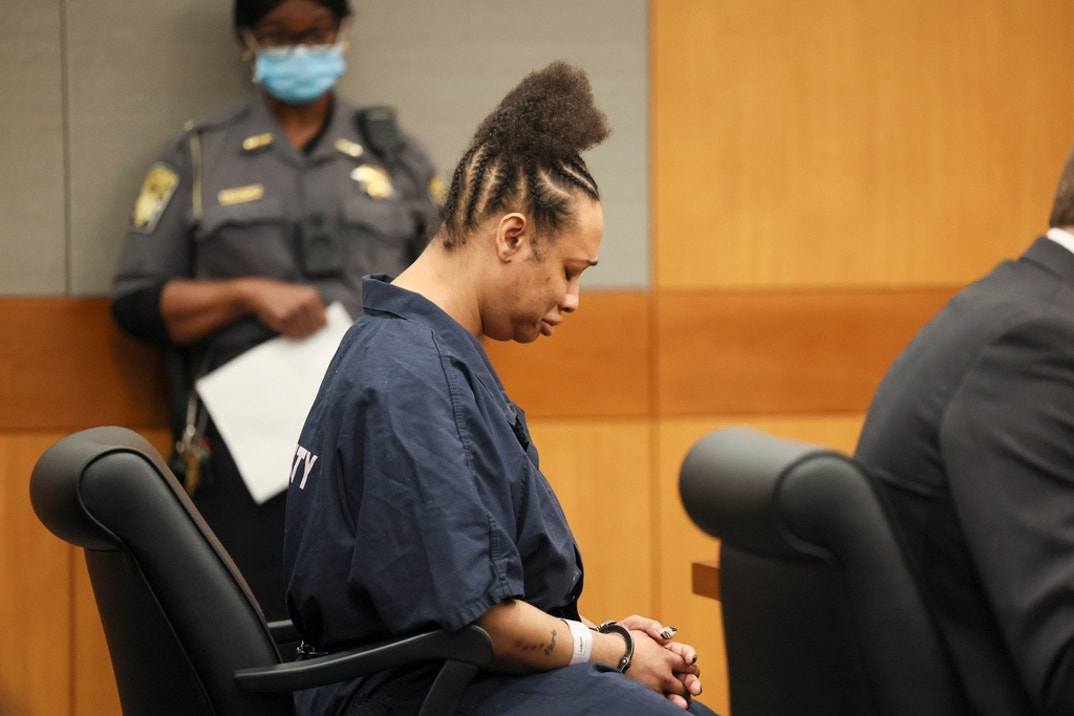 Sidney Favors In Court 4