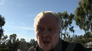 121124_jon_voight-primary